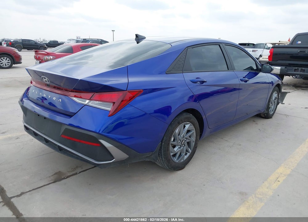 2024 HYUNDAI ELANTRA SEL VIN: KMHLM4DG5RU808183