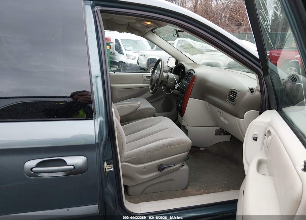 2006 CHRYSLER TOWN & COUNTRY VIN: 1A4GP45R96B517300
