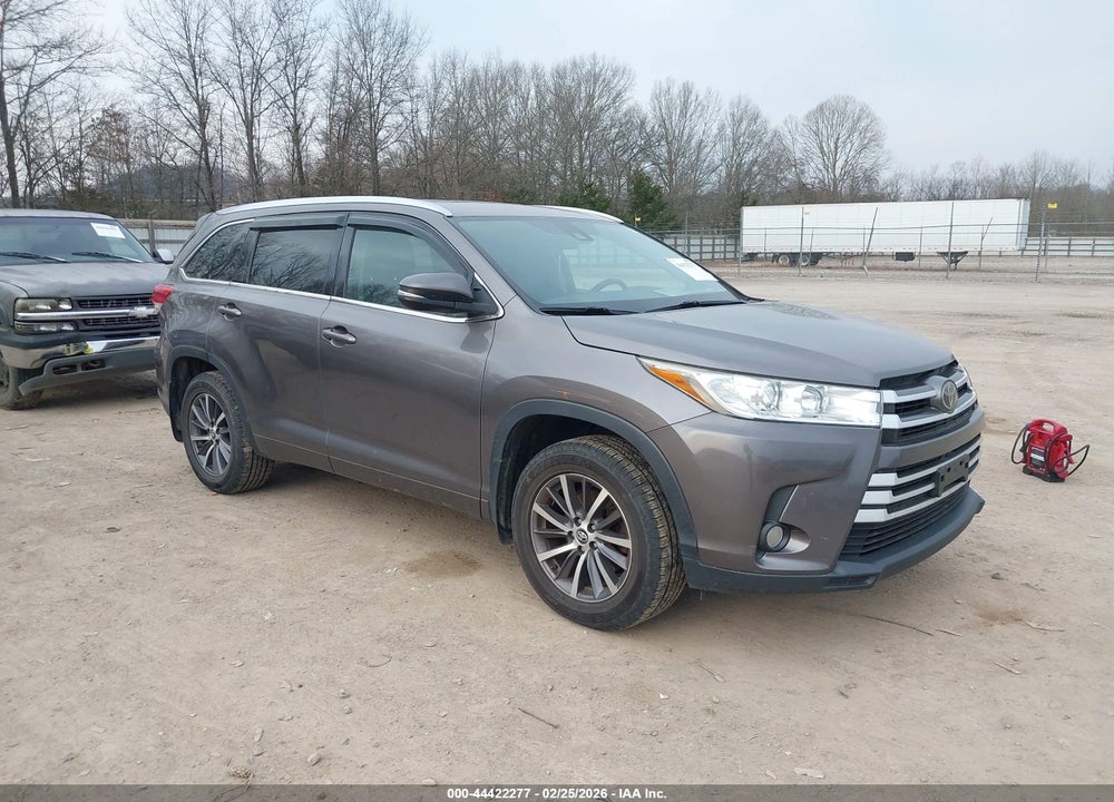 2017 TOYOTA HIGHLANDER XLE VIN: 5TDJZRFH3HS469264