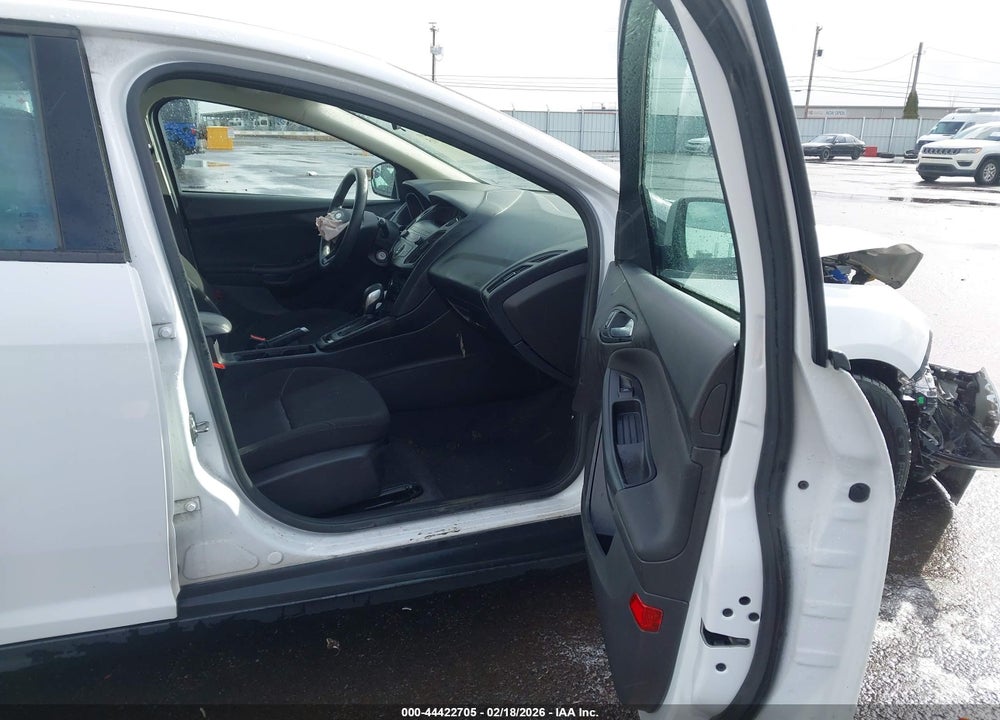 2018 FORD FOCUS SE VIN: 1FADP3K25JL217997