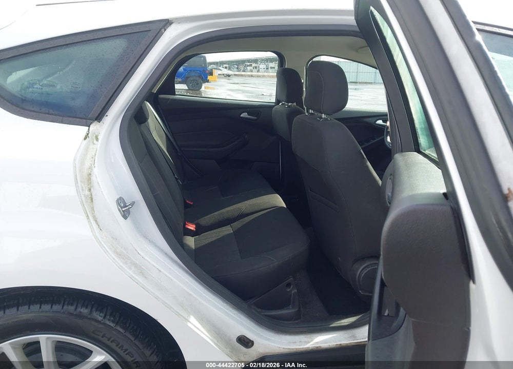 2018 FORD FOCUS SE VIN: 1FADP3K25JL217997