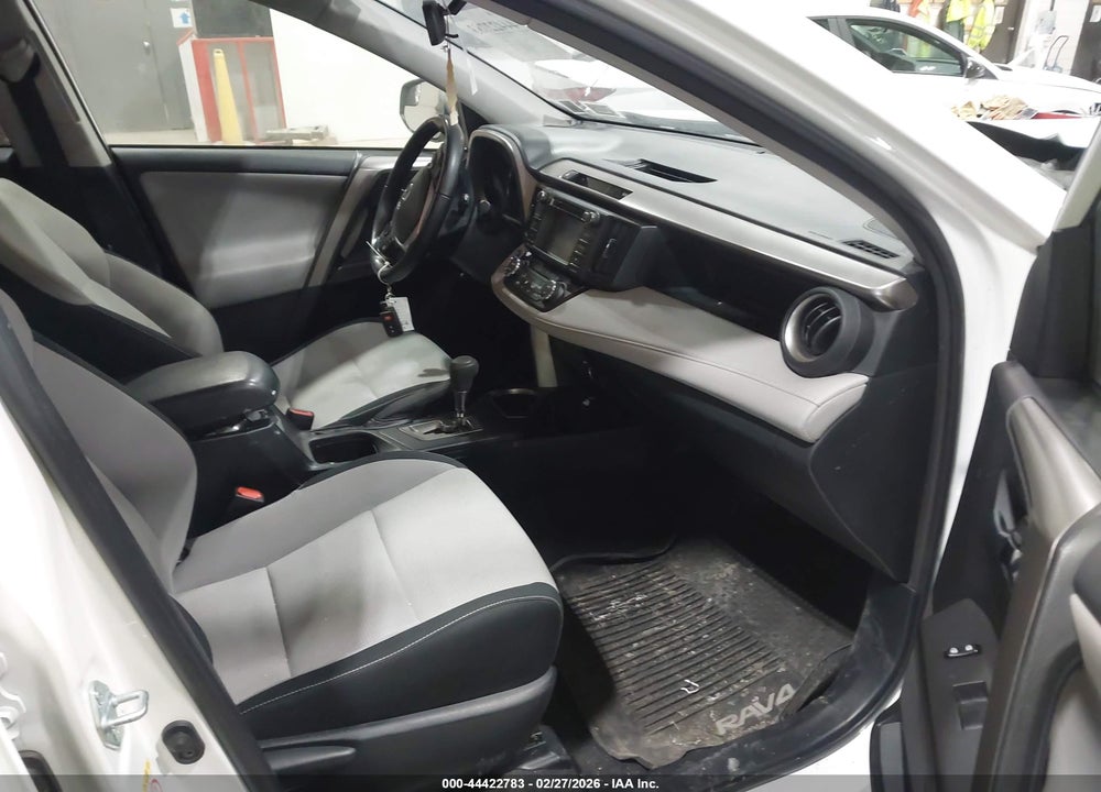 2018 TOYOTA RAV4 HYBRID XLE VIN: JTMRJREV5JD247067