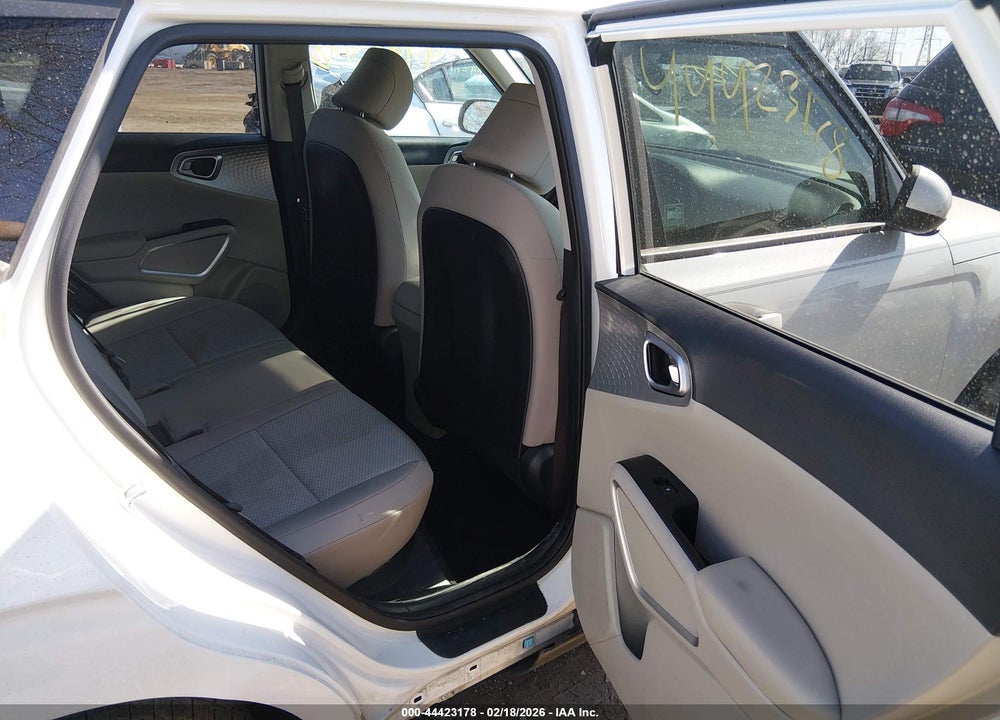 2020 KIA SOUL LX VIN: KNDJ23AU3L7702567