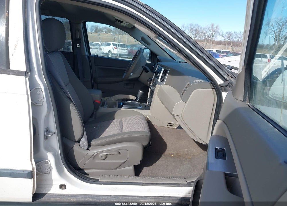 2008 JEEP GRAND CHEROKEE LAREDO VIN: 1J8GR48K28C212631