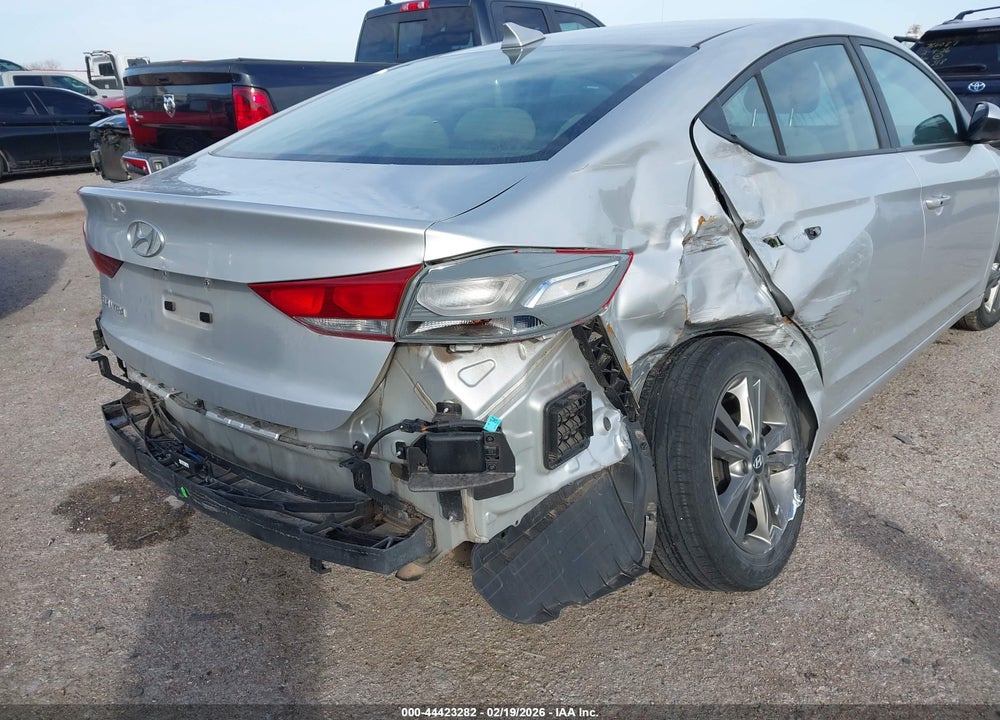 2017 HYUNDAI ELANTRA SE VIN: 5NPD84LF9HH014768