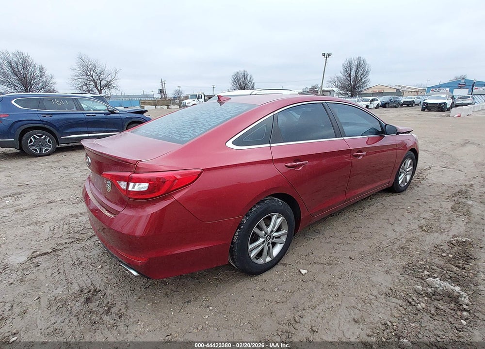 2015 HYUNDAI SONATA SE VIN: 5NPE24AF7FH241284