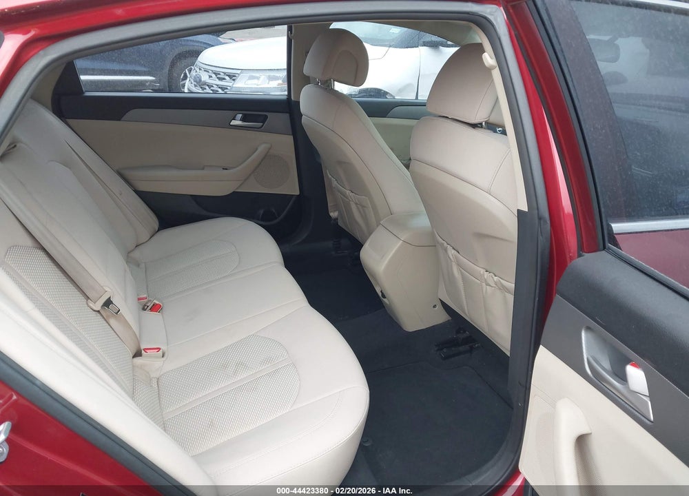 2015 HYUNDAI SONATA SE VIN: 5NPE24AF7FH241284