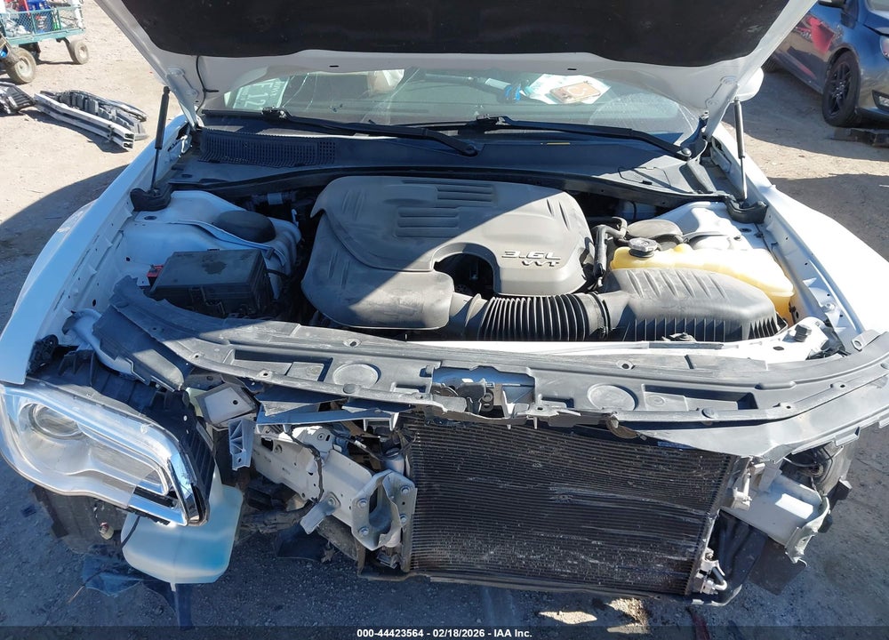 2015 CHRYSLER 300 LIMITED VIN: 2C3CCAAG4FH931907