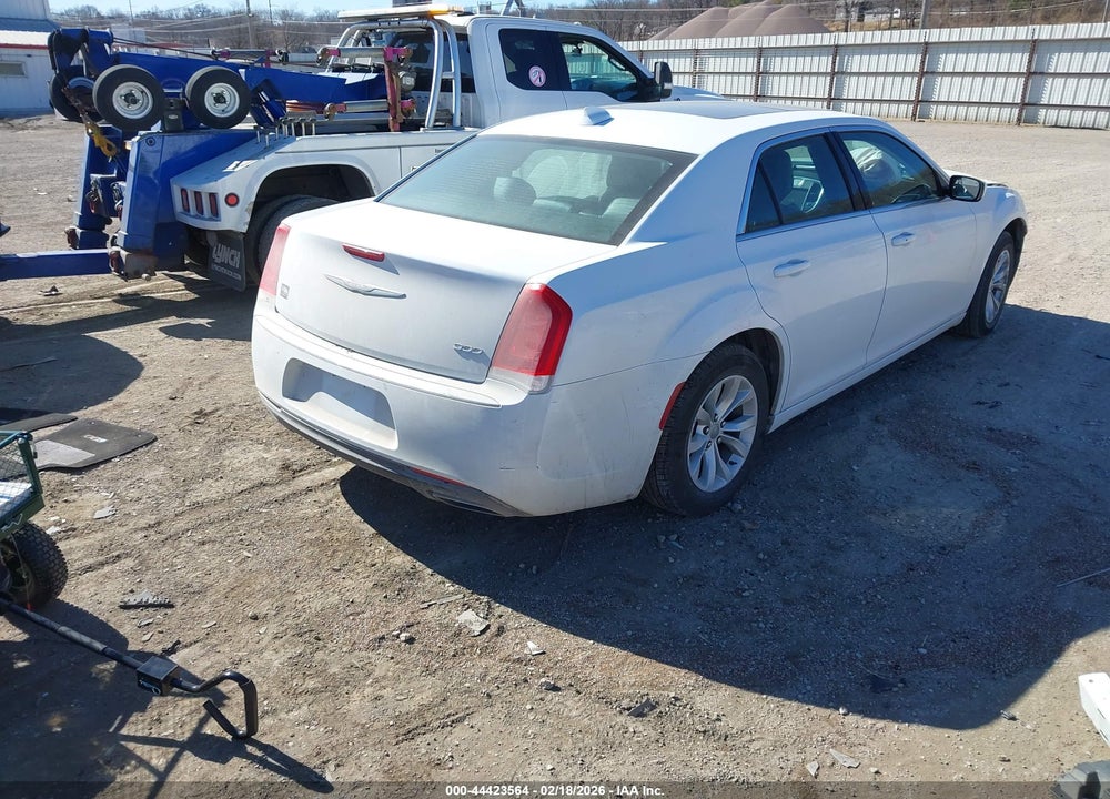 2015 CHRYSLER 300 LIMITED VIN: 2C3CCAAG4FH931907