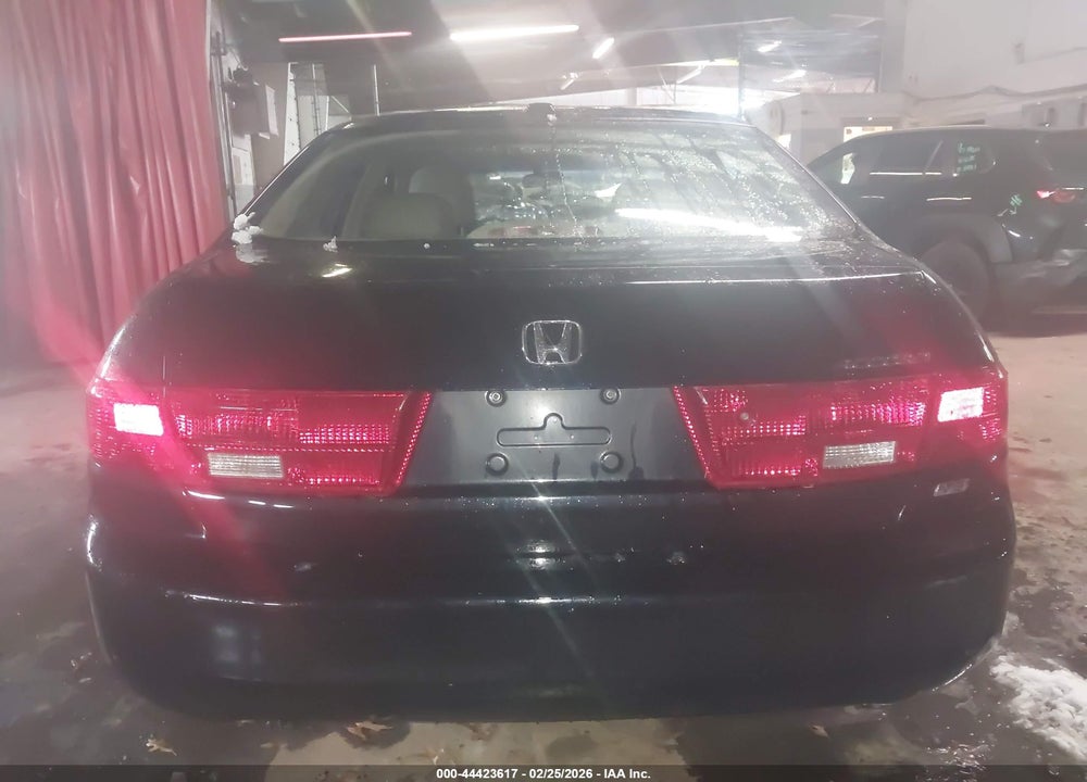 2005 HONDA ACCORD 3.0 EX VIN: 1HGCM66565A049214
