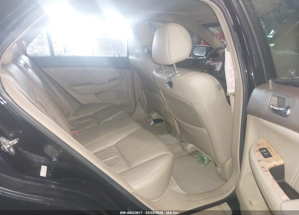2005 HONDA ACCORD 3.0 EX VIN: 1HGCM66565A049214