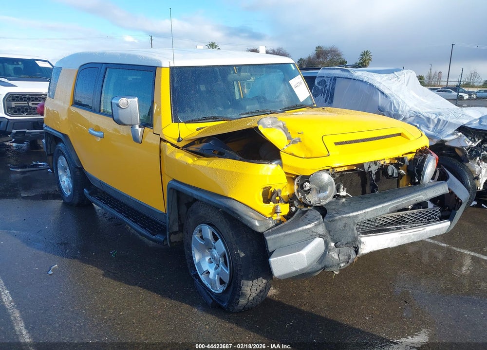 2007 TOYOTA FJ CRUISER VIN: JTEBU11F470007075