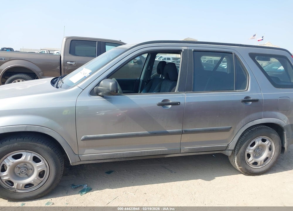 2005 HONDA CR-V LX VIN: JHLRD685X5C014267