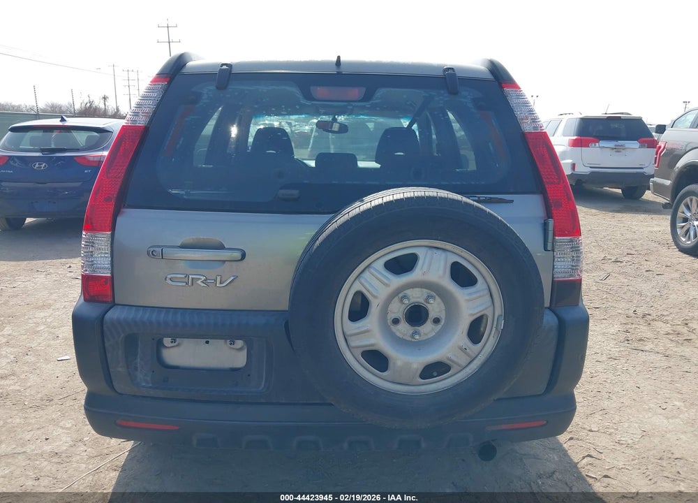 2005 HONDA CR-V LX VIN: JHLRD685X5C014267