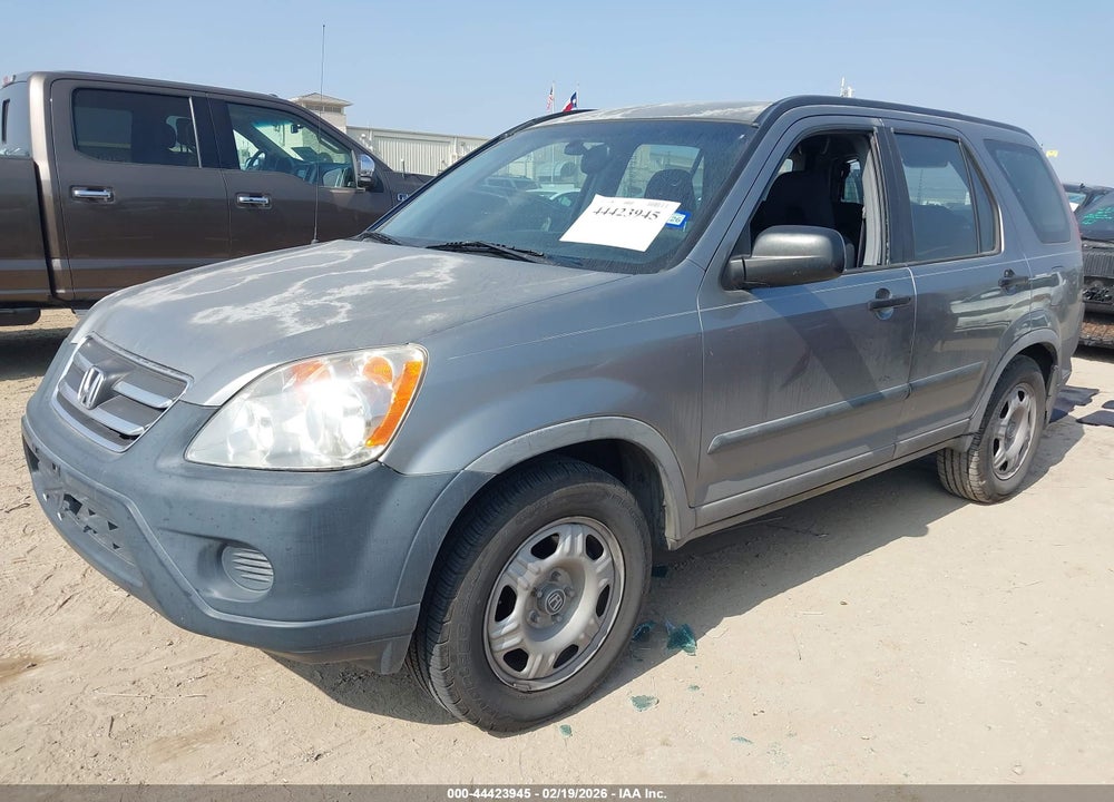 2005 HONDA CR-V LX VIN: JHLRD685X5C014267