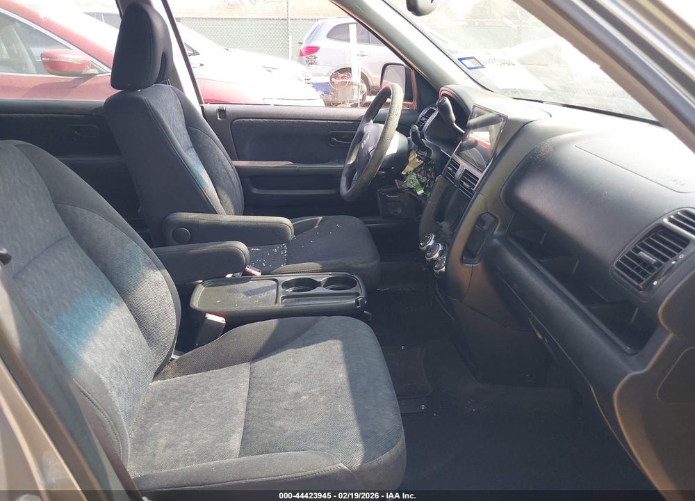 2005 HONDA CR-V LX VIN: JHLRD685X5C014267