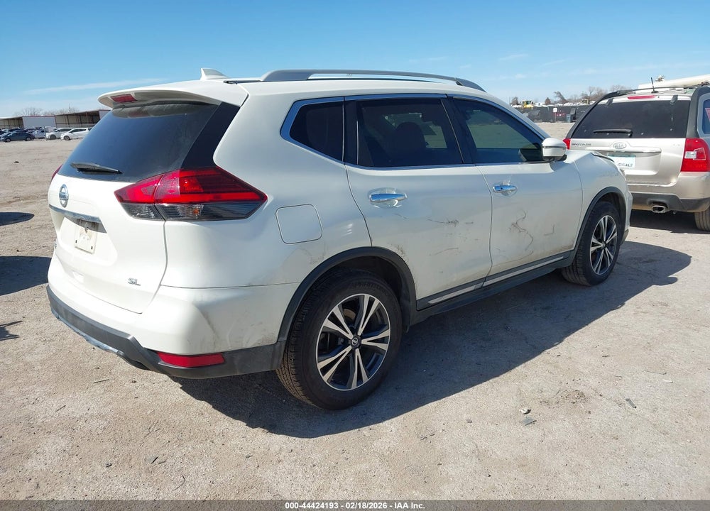 2017 NISSAN ROGUE SL VIN: 5N1AT2MT8HC807920