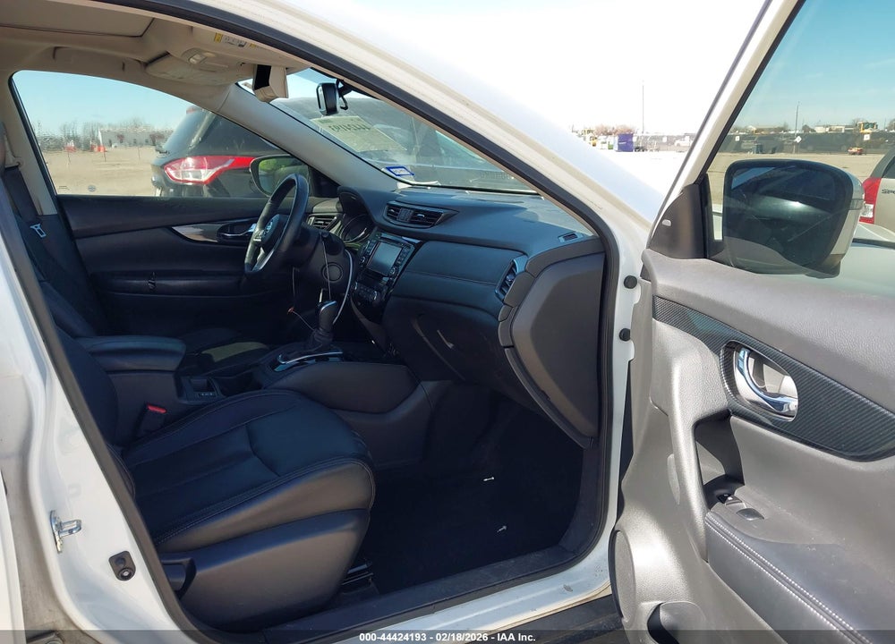 2017 NISSAN ROGUE SL VIN: 5N1AT2MT8HC807920
