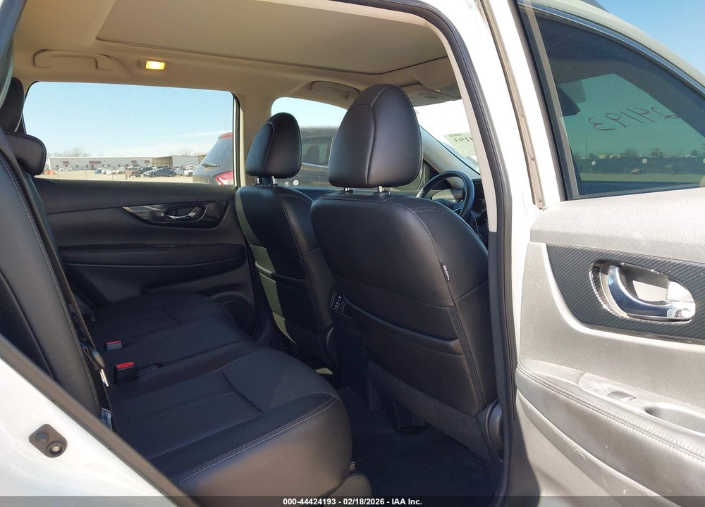 2017 NISSAN ROGUE SL VIN: 5N1AT2MT8HC807920