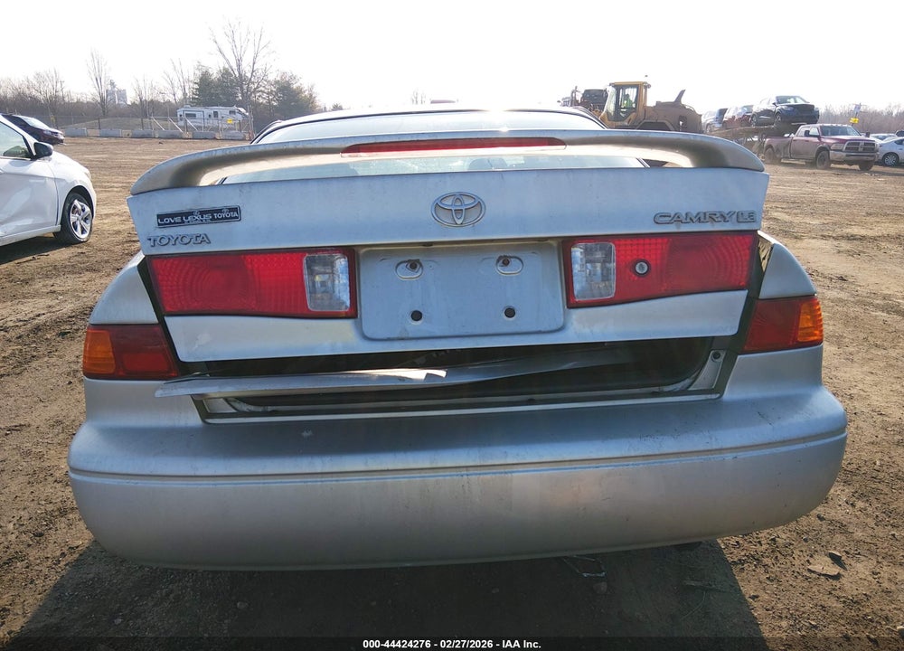 2001 TOYOTA CAMRY LE VIN: 4T1BG22K31U827690