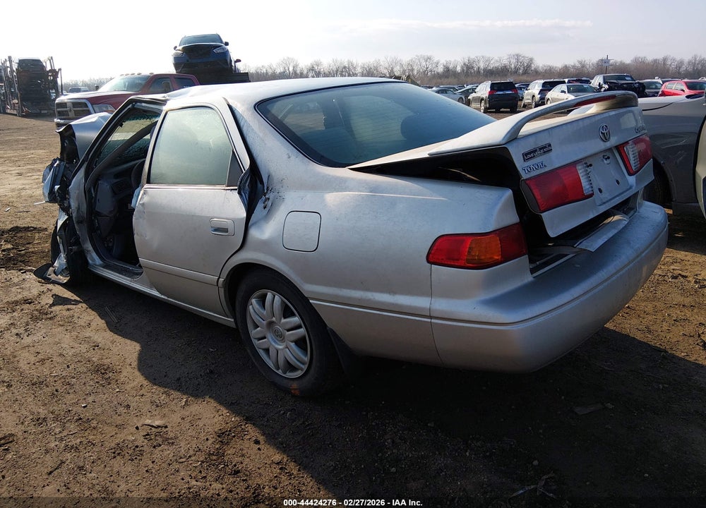 2001 TOYOTA CAMRY LE VIN: 4T1BG22K31U827690