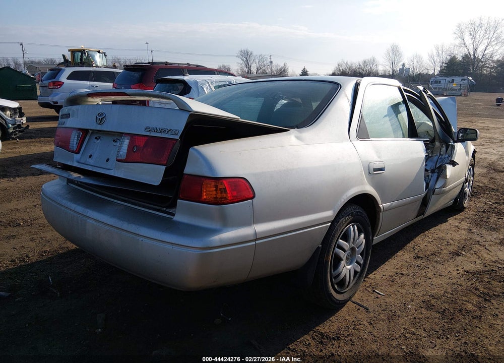 2001 TOYOTA CAMRY LE VIN: 4T1BG22K31U827690