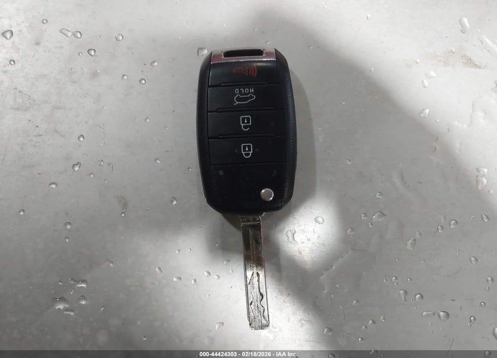 2015 KIA SORENTO LX V6 VIN: 5XYKTDA78FG558006