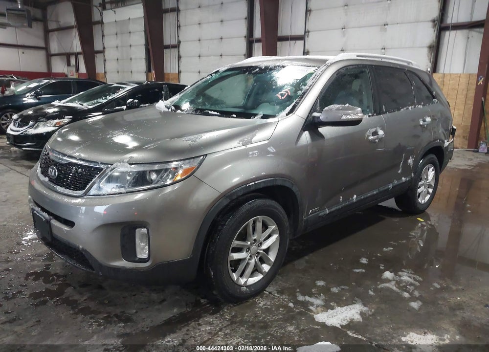 2015 KIA SORENTO LX V6 VIN: 5XYKTDA78FG558006
