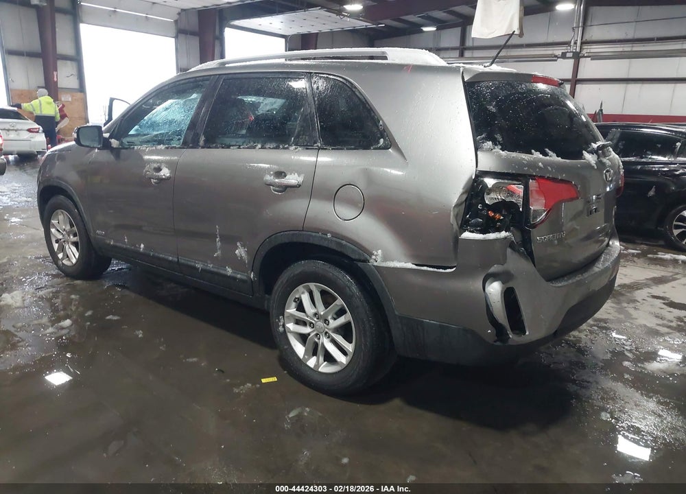 2015 KIA SORENTO LX V6 VIN: 5XYKTDA78FG558006
