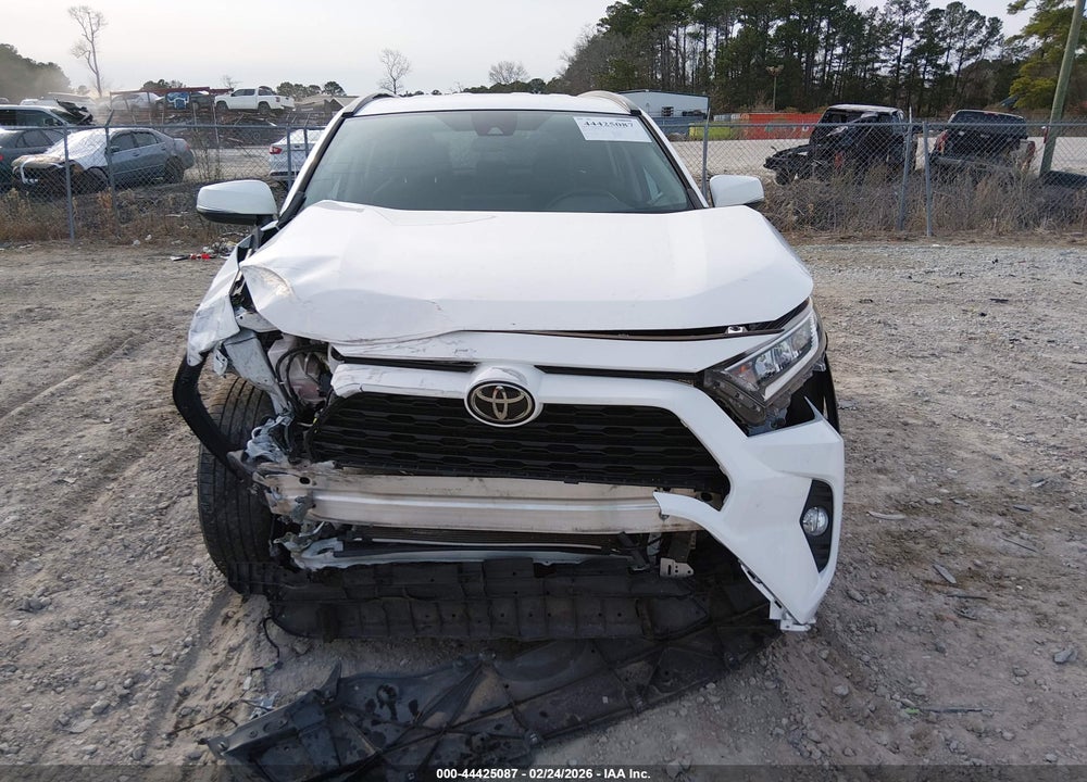 2020 TOYOTA RAV4 XLE VIN: 2T3W1RFV4LC083660