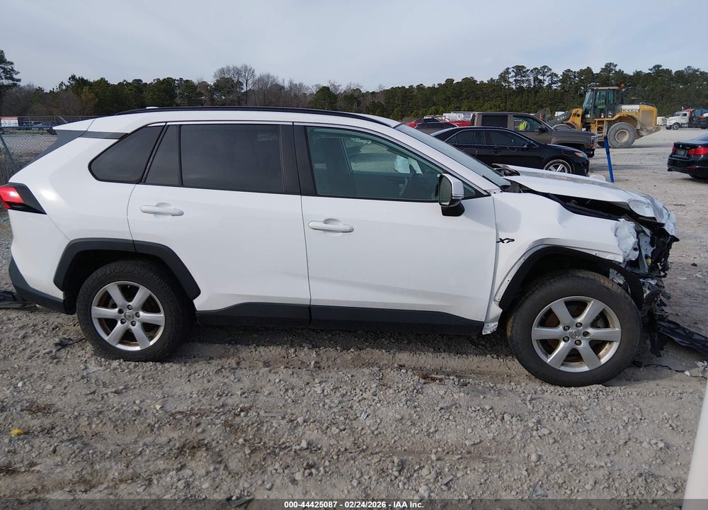 2020 TOYOTA RAV4 XLE VIN: 2T3W1RFV4LC083660