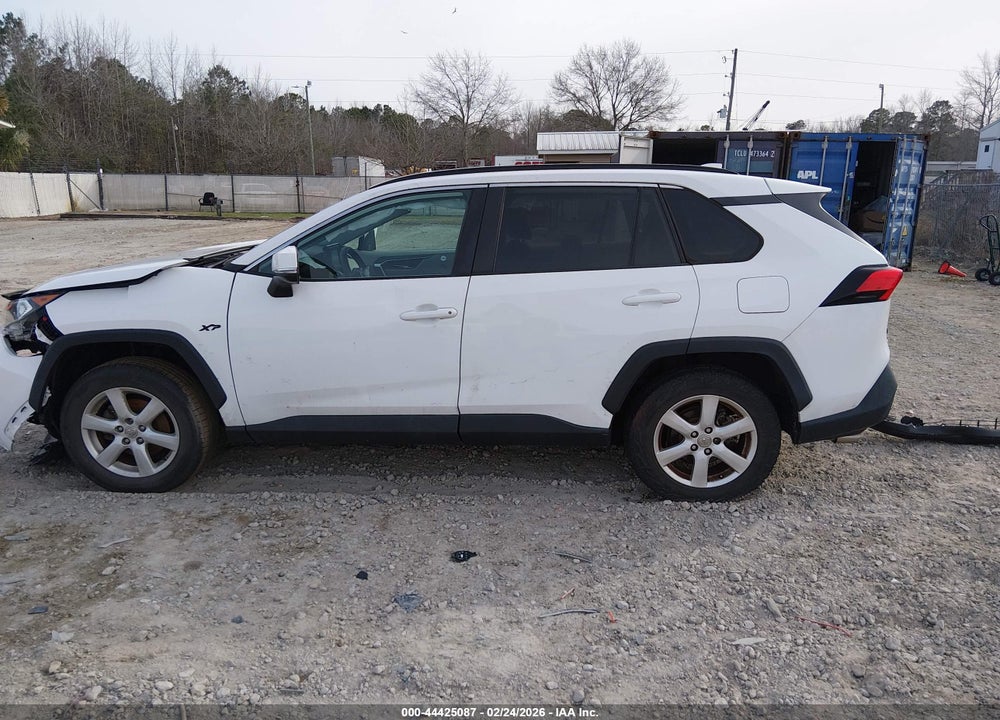 2020 TOYOTA RAV4 XLE VIN: 2T3W1RFV4LC083660