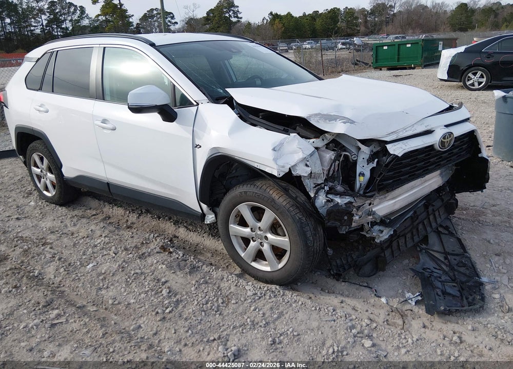 2020 TOYOTA RAV4 XLE VIN: 2T3W1RFV4LC083660