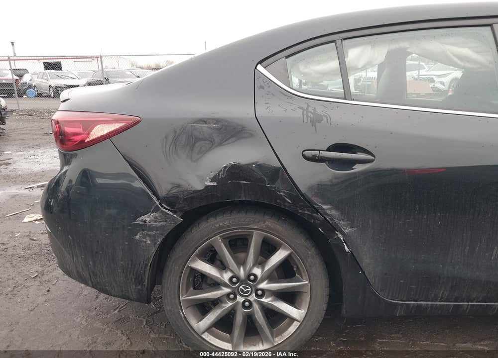 2018 MAZDA 3 TOURING VIN: 3MZBN1V38JM270785