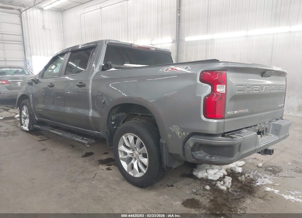 2021 CHEVROLET SILVERADO 1500 4WD  SHORT BED CUSTOM VIN: 3GCPYBEK9MG284159