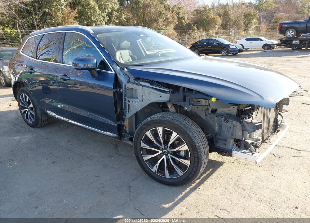 2023 VOLVO XC60 B5 PLUS BRIGHT THEME VIN: YV4L12RN8P1375950