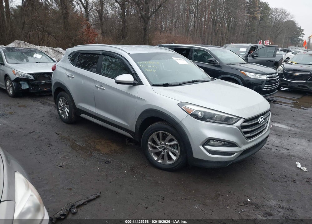 2017 HYUNDAI TUCSON SE VIN: KM8J3CA4XHU546576
