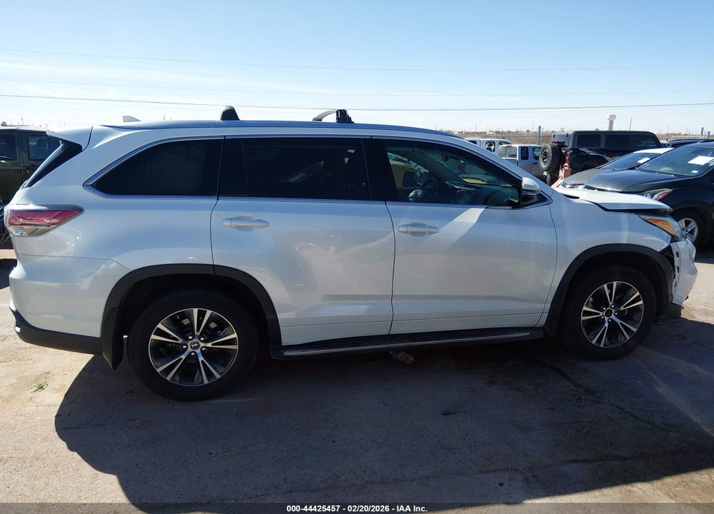 2016 TOYOTA HIGHLANDER XLE V6 VIN: 5TDKKRFH0GS140240