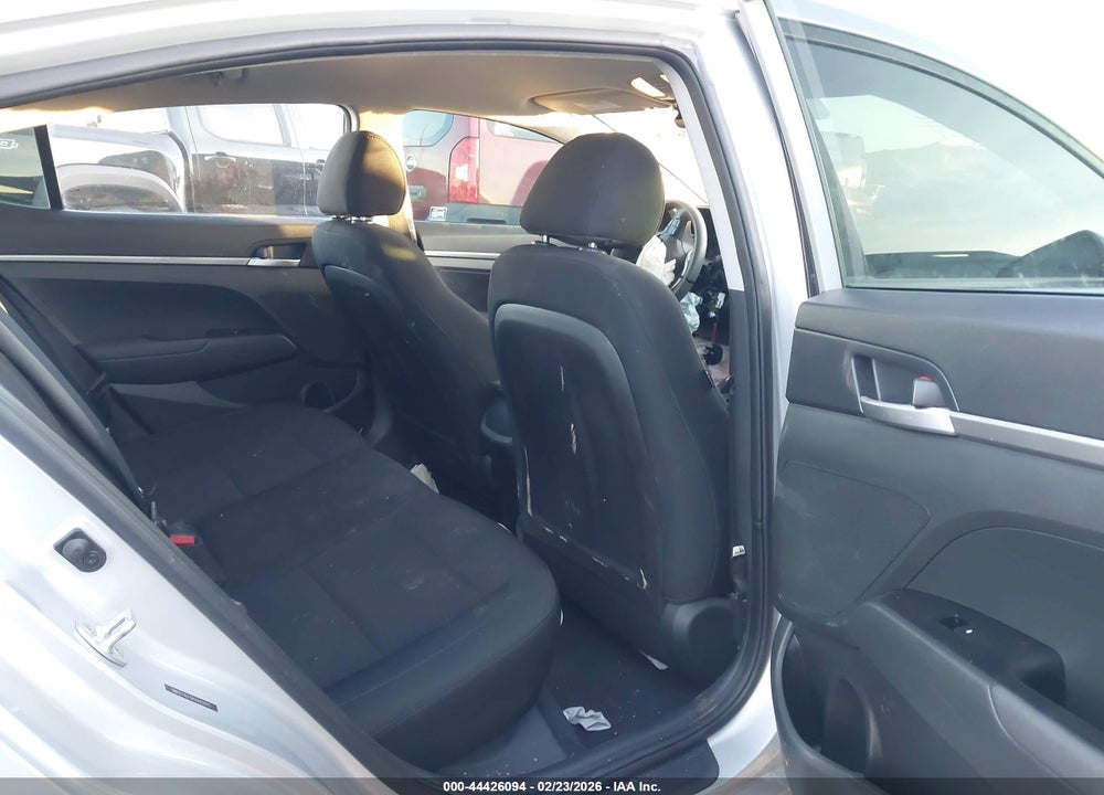 2019 HYUNDAI ELANTRA SE VIN: 5NPD74LF0KH442075
