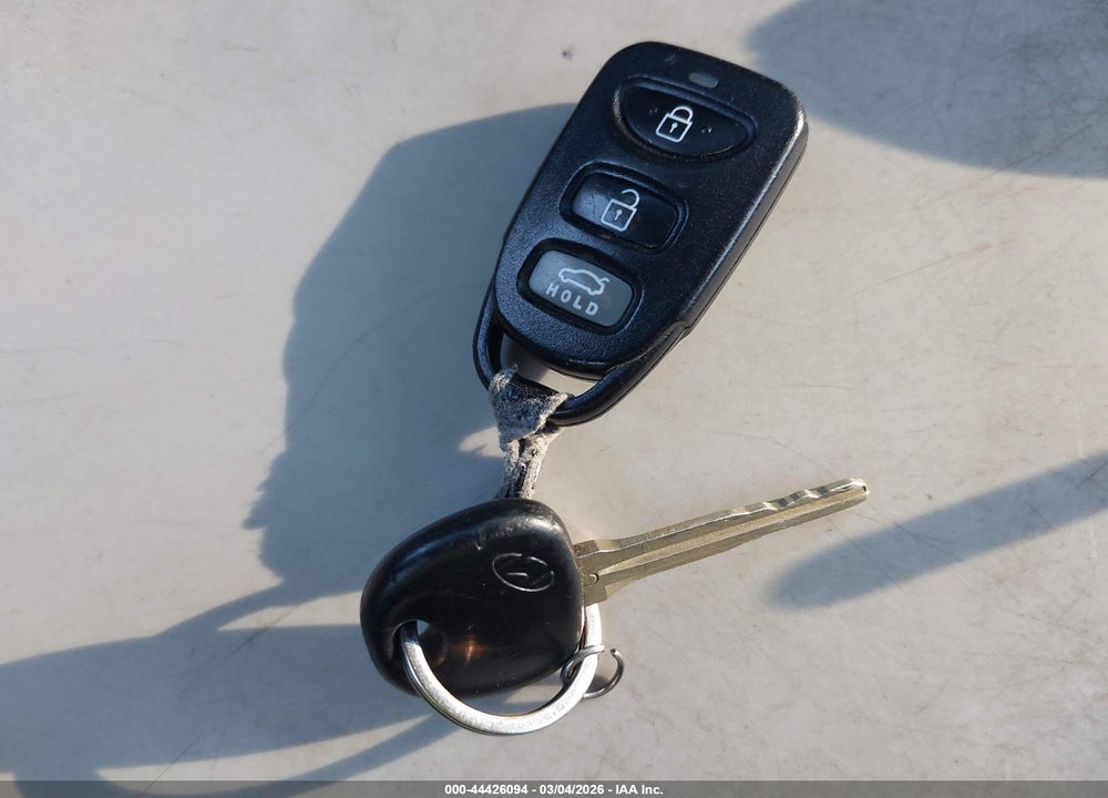 2019 HYUNDAI ELANTRA SE VIN: 5NPD74LF0KH442075