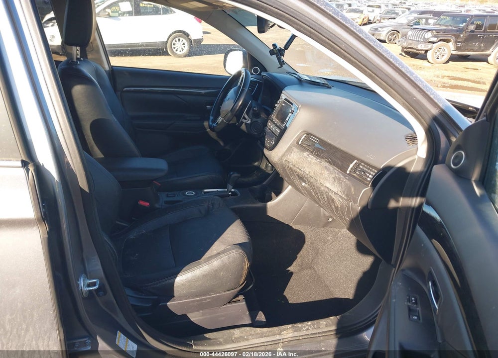 2016 MITSUBISHI OUTLANDER GT VIN: JA4JZ4AX7GZ001823