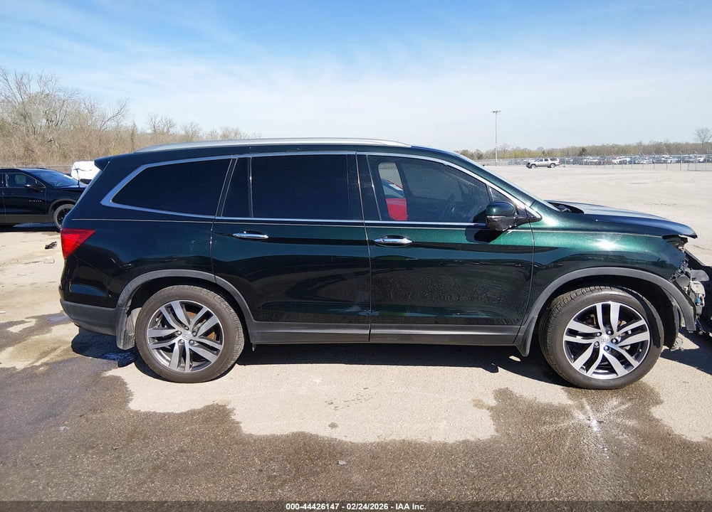 2017 HONDA PILOT TOURING VIN: 5FNYF5H98HB029826