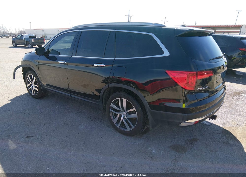 2017 HONDA PILOT TOURING VIN: 5FNYF5H98HB029826