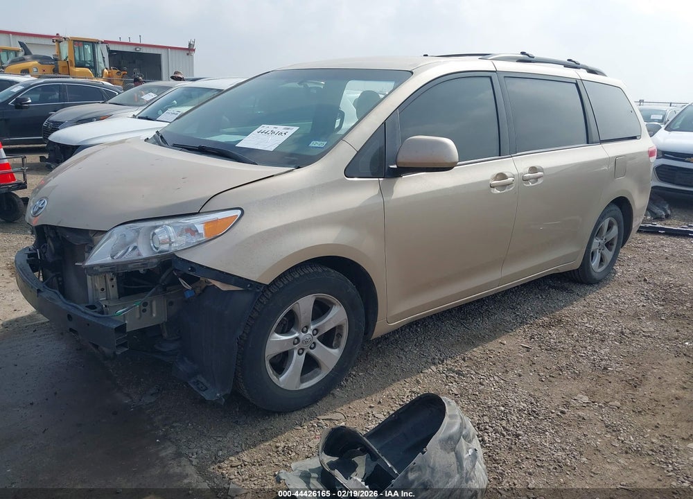 2014 TOYOTA SIENNA LE V6 8 PASSENGER VIN: 5TDKK3DC5ES444987