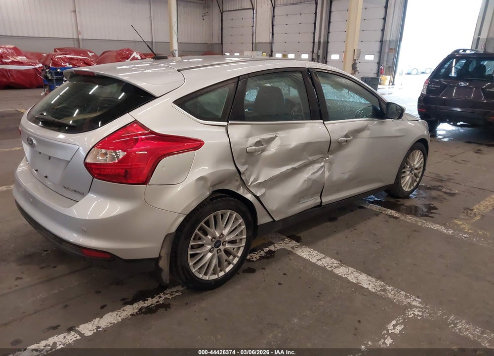 2014 FORD FOCUS TITANIUM VIN: 1FADP3N28EL463475
