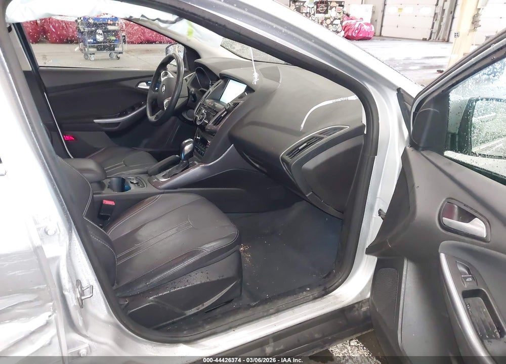 2014 FORD FOCUS TITANIUM VIN: 1FADP3N28EL463475