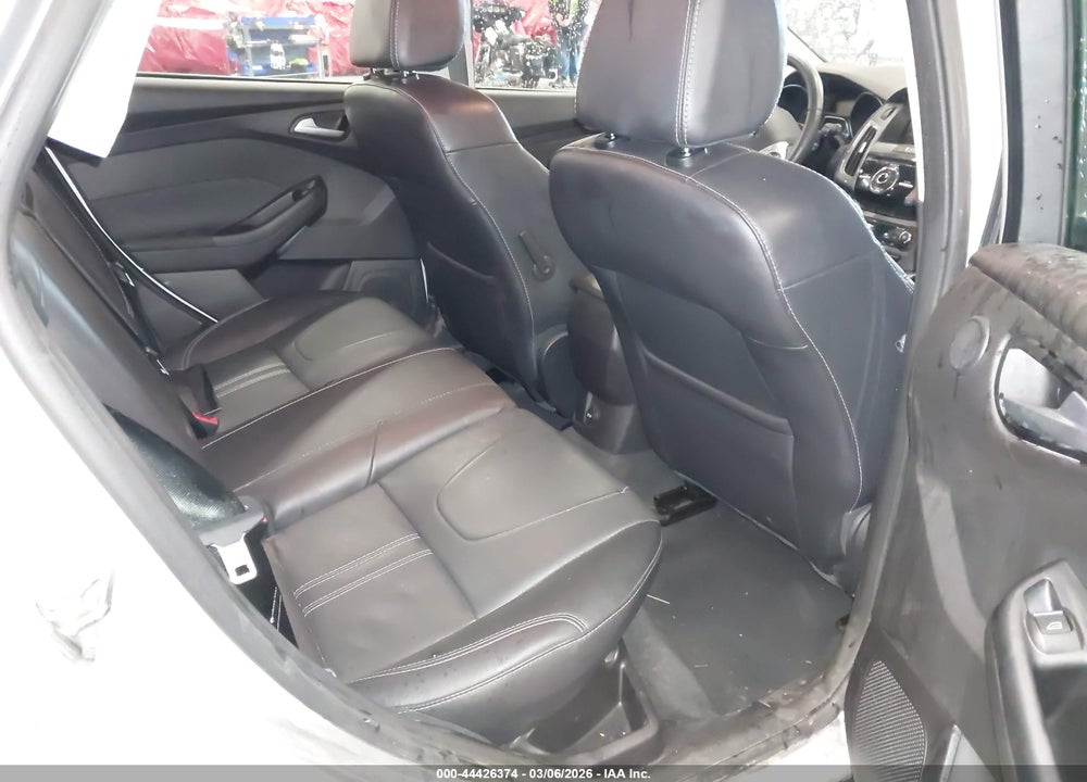2014 FORD FOCUS TITANIUM VIN: 1FADP3N28EL463475