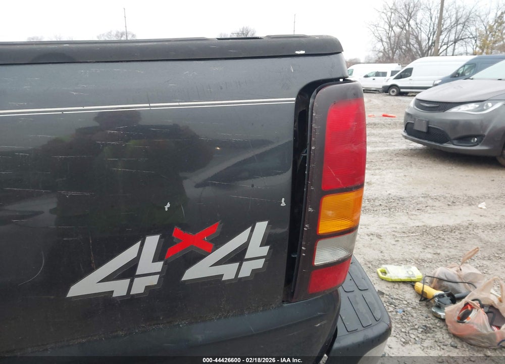 2005 GMC SIERRA 1500 VIN: 1GTEK14T05Z182859