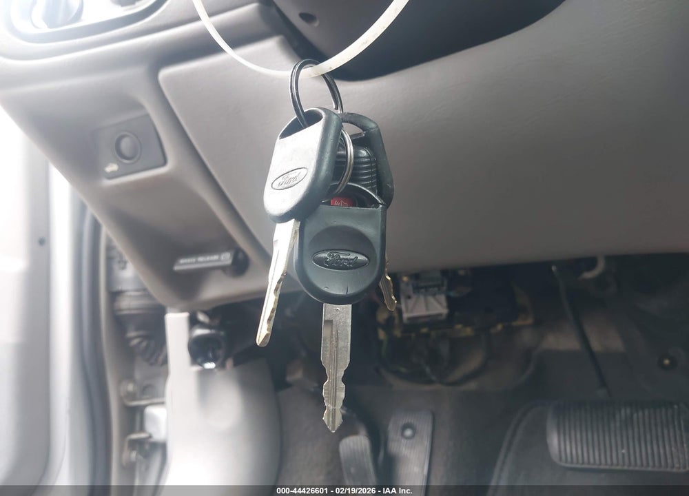2004 FORD TAURUS SES VIN: 1FAFP55224G181523