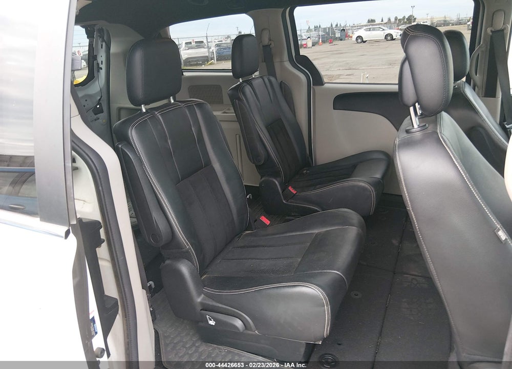 2017 DODGE GRAND CARAVAN SXT VIN: 2C4RDGCG6HR828231